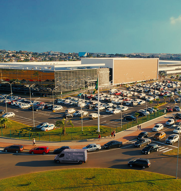 Localizado em um polo tecnológico no Shopping Cidade dos Lagos